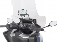 Givi-Halterung zur Montage am Windschild