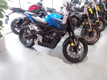Honda CB125R – Bild 4